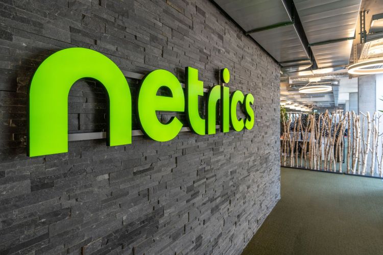 Netrics übernimmt Solify